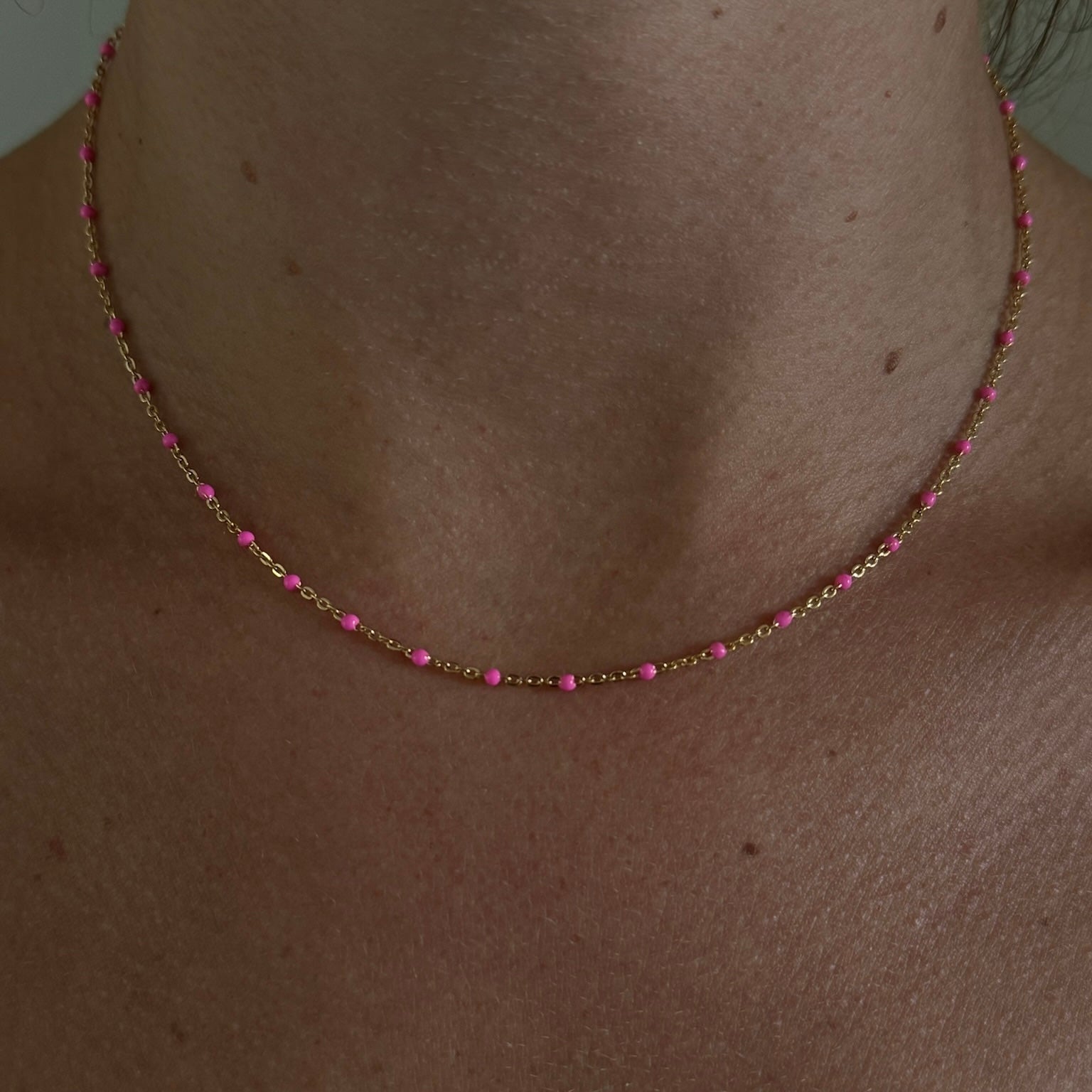 pink daisy necklace